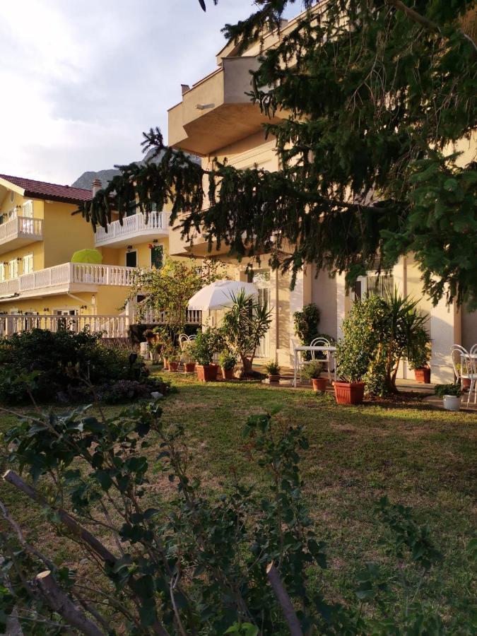 Apartments Sretna Gradac  Bagian luar foto