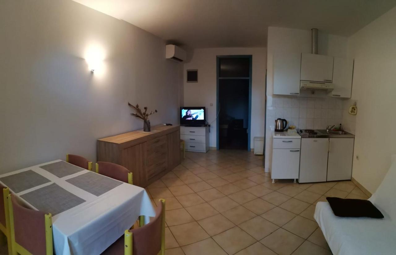 Apartments Sretna Gradac  Bagian luar foto
